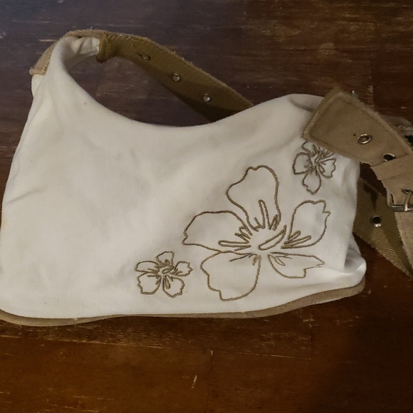 Purse - Picture 1 of 5
